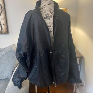 Men’s Roots Golf Size Large Black Windbreaker jacket zipper and Pockets in EUC
